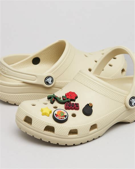 crocs pin